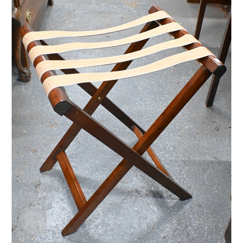 38 - A trio of folding hardwood and canvas luggage stands, mid-20th century (3)