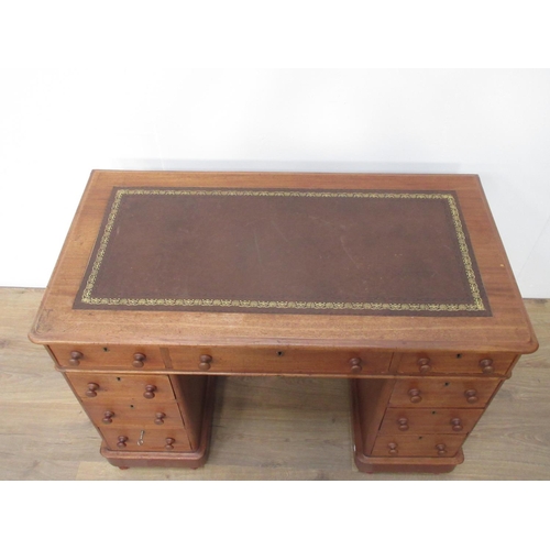 391 - A small mahogany Pedestal Desk, inset leather top, 3ft 4in wide.