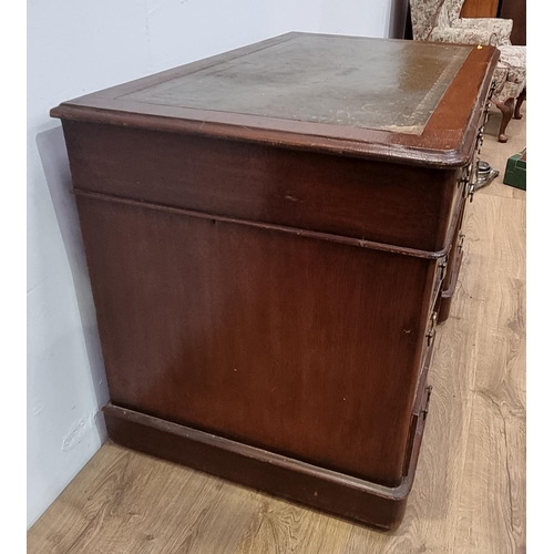 677 - A Victorian mahogany Pedestal Desk with leather inset writing surface fitted nine drawers 3ft 6in W ... 