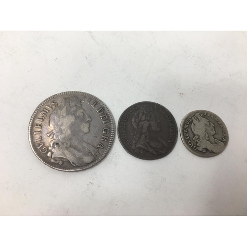 33 - William III Half Crown 1701, Shilling 1701 and Sixpence 1696 (3)