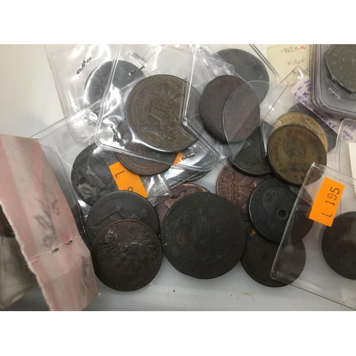 39 - A Collection of mainly trade Tokens, to include 1797 Leith Half Penny, 1811 Bristol Penny, Hackingto... 