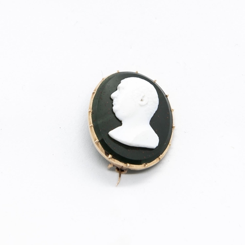 321 - A Tassie carved Cameo Brooch of Roman Emperor, 29mm x 23mm.