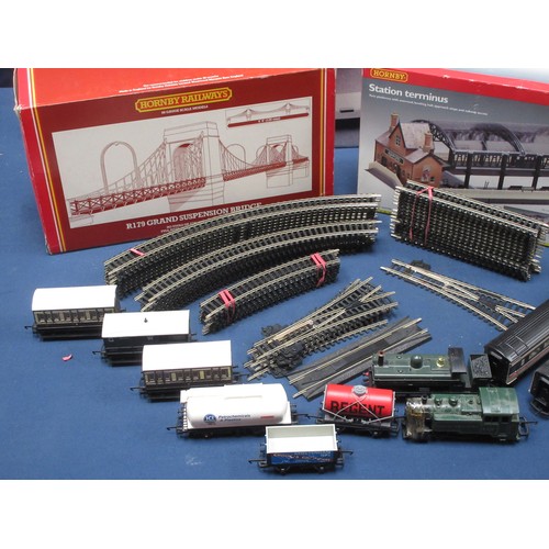 42 - An unboxed Hornby 00 gauge Intercity 125 Unit, unboxed 0-6-0 Pannier Tank Locomotive, another 0-6-0 ... 