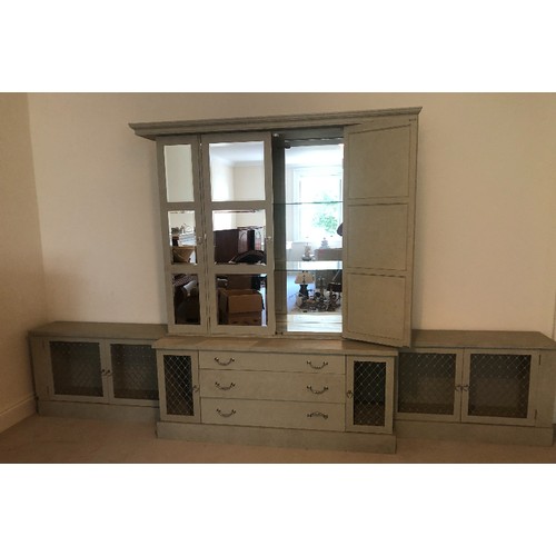 315 - A large modern painted Bedroom Unit with mirrored interior 12ft 2in W x 7ft 1in H