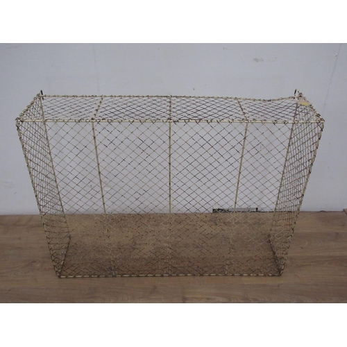 442 - An antique white painted wirework Nursery Fender 3ft 11in W x 3ft H