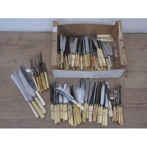 525A - A large quantity of Cutlery.