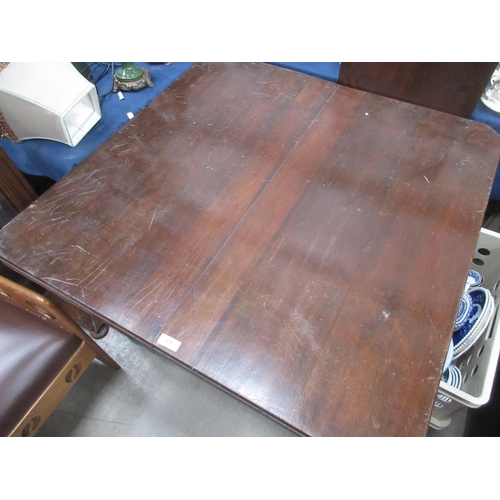 490 - A Victorian mahogany extending Dining Table with one leaf 3ft 6in L x 2ft 5in H