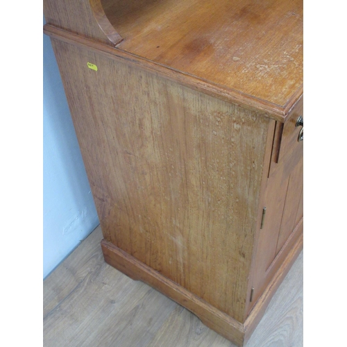 485 - An oak Dresser and Rack fitted drawers and cupboards 6ft H x 5ft 2in W.