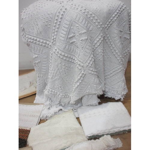 623 - A Bedcover and various items of lacework.