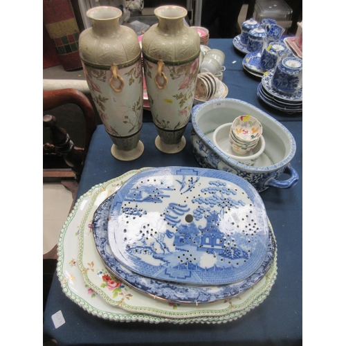 659 - A blue and white Footbath, four Emma Bridgewater Bowls, a pair of large Vases, a blue and white Meat... 