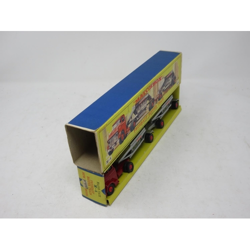 185 - A boxed Matchbox M-4 Fruehauf Hopper Train