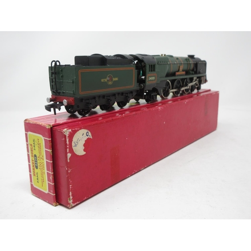 19 - A boxed Hornby Dublo No.2235 2-rail Barnstable 4-6-2 Locomotive in BR green livery