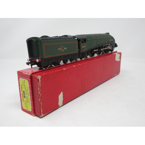 22 - A boxed Hornby Dublo No.2211 'Golden Fleece' Locomotive