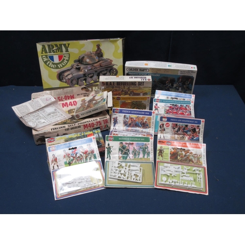 3 - A quantity of Airfix plastic Figures including British Grenadiers 1776, British Rifleman 1815, Frenc... 