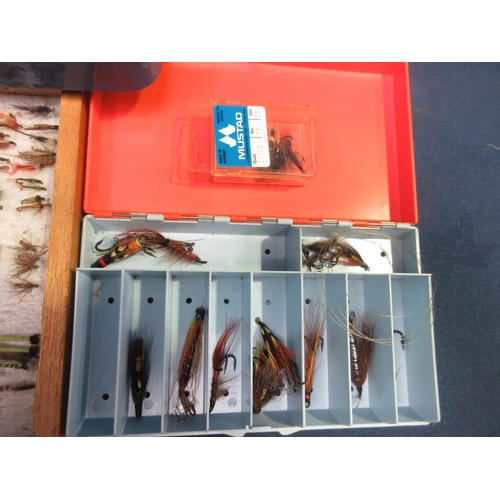 318 - A quantity of modern hand tied Trout Flies and Lures