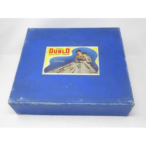 36 - A boxed Hornby Dublo 3-rail EDG7 G.W.R. horseshoe magnet Goods Set