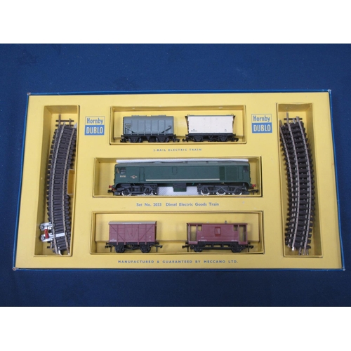 38 - A boxed Hornby Dublo 2-rail 2033 Co-Bo Diesel electric Goods Set