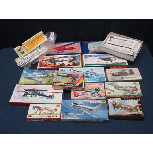 4 - Fifteen boxed plastic Aircraft Kits including Heller Me109 B-1C, two Glencoe Models Albatross, Airfi... 