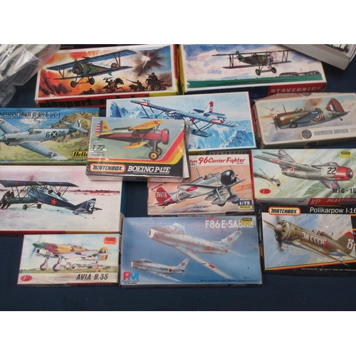 4 - Fifteen boxed plastic Aircraft Kits including Heller Me109 B-1C, two Glencoe Models Albatross, Airfi... 