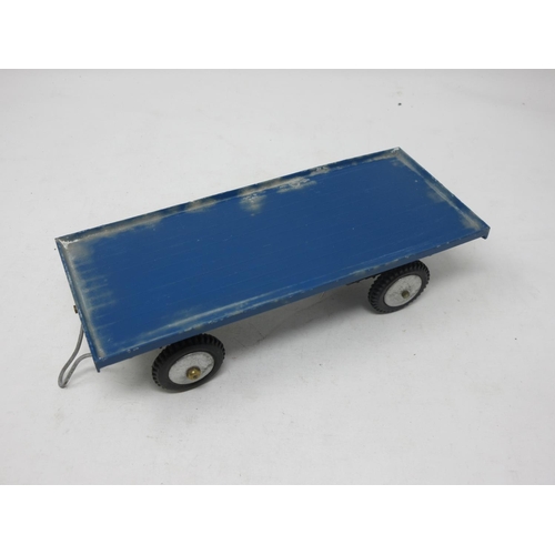 82 - A Shackleton blue Trailer with grey chassis