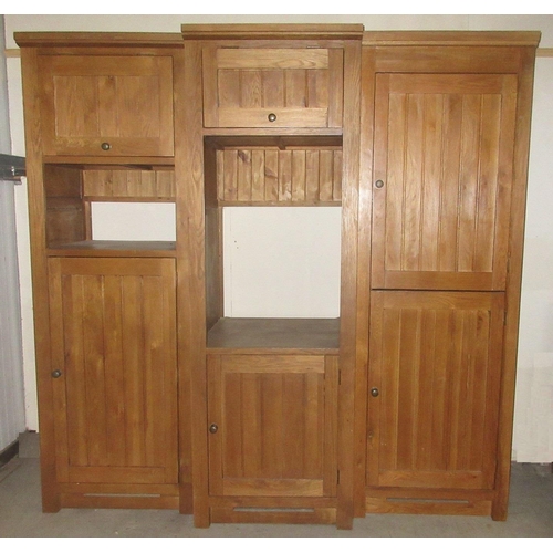 38 - An oak effect three section Kitchen Unit 6ft 11 in H x 7ft W approx.