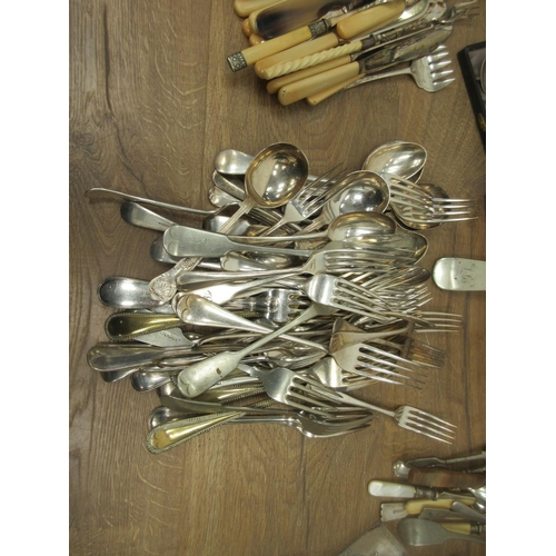 50 - A canteen of twelve plated Fish Knives and Forks, a quantity of boxed Cutlery and other plated Cutle... 