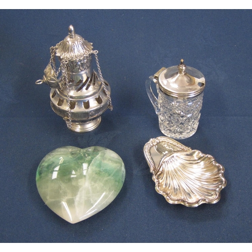 176 - A modern silver shell shaped Caddy Spoon, Birmingham 2000, a silver lidded cut glass Mustard Pot, wh... 