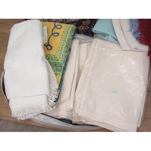 548 - A quantity of Blankets and Fabric