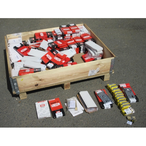 655 - A pallet containing a large quantity of New Union Euro cylinder mortice Sashlocks, Yale Cylinders, e... 