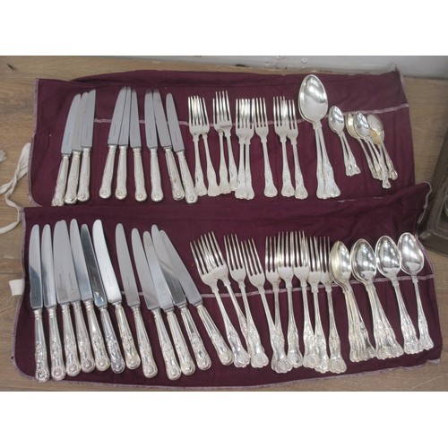 632 - An oak Canteen of silver plated Cutlery and a quantity of other plated Cutlery