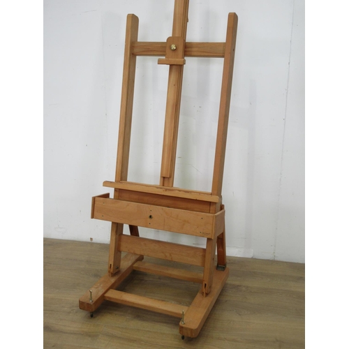 628 - A Mabef beechwood adjustable Easel 7ft 5in H x 2ft 3 1/2in W