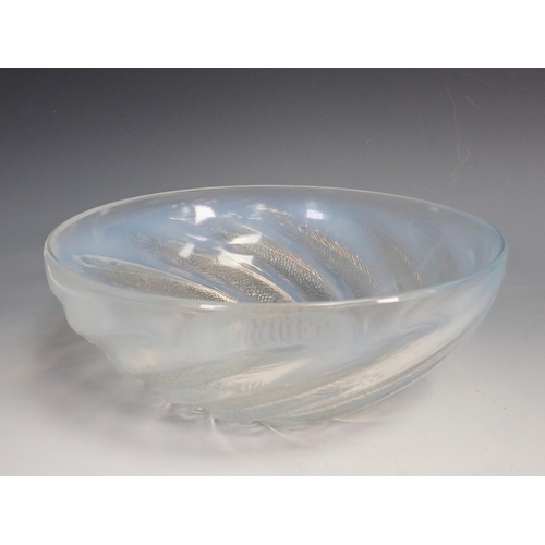 306 - A Lalique glass Bowl, 'Poissons', with fish, 9 1/2in, marked