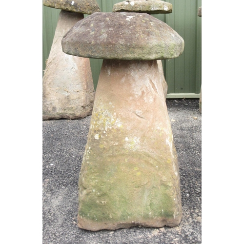 422 - An antique sandstone Staddle Stone 2ft 8in H x 1ft 8in D