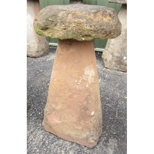 424 - An antique sandstone Staddle Stone 2ft 11in H x 1ft 8in D