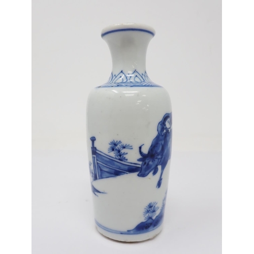 316 - A quantity of Chinese 19th Century and later blue and white China including a bottle-shaped Vase, 10... 