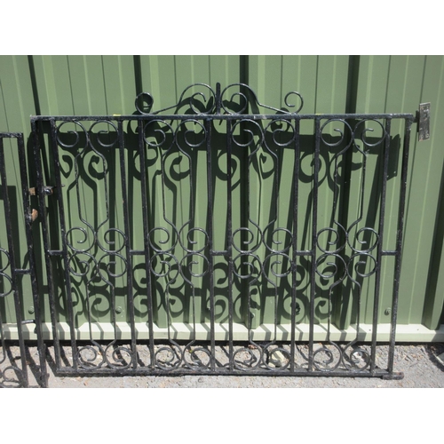 480 - A pair of metal Garden Gates 4ft W x 3ft 4in H