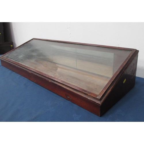 92 - An antique mahogany table top Display Cabinet with sloping glazed top 3ft 6in W x 8in H