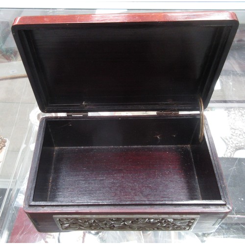 201 - A Eastern Hardwood Box with inlaid panels to the sides, and top, 7in W A/F