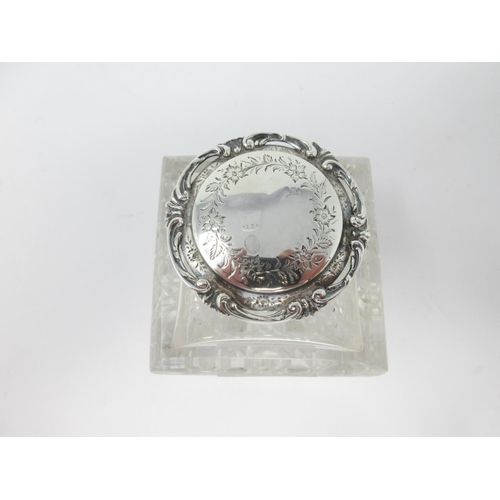 206 - An Edward VII silver lidded heavy cut glass square Inkwell with floral and leafage engraving, Birmin... 