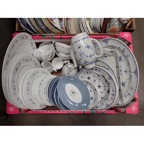 461 - Three boxes of china Tea and Dinner ware and includes 5 Serviette Rings