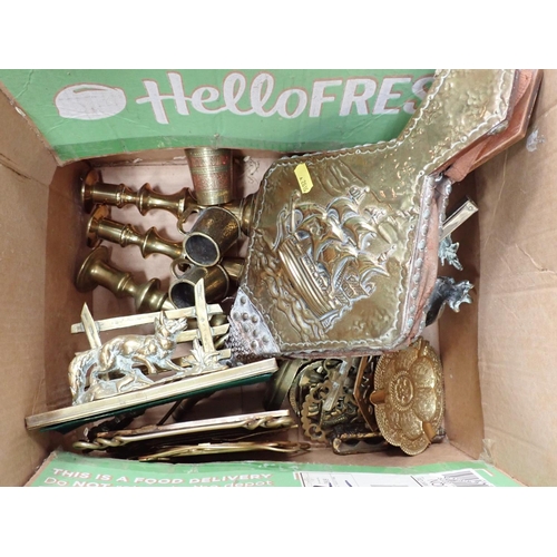 462 - ******WITHDRAWN******
Four boxes of brassware and ceramic Dinner and Tea ware, etc.