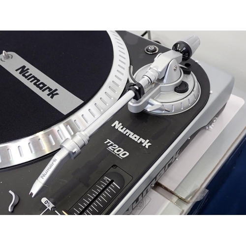 58 - A Numark TT200 Professional Turntable