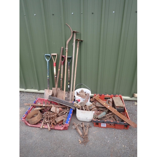 531 - A quantity of Tools including Spades, Hand Drills, Planes, a cast iron Fender, etc.