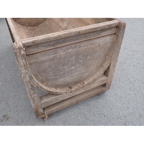 538 - An antique wooden pig bleeding Trough 5ft 4in W x 2ft 8in H