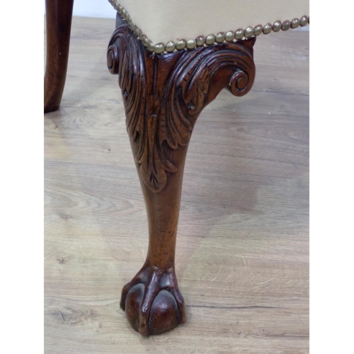 577 - A George III mahogany single Chair mounted on carved cabriole supports and claw and ball feet