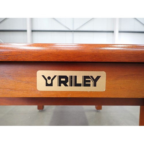 483 - A Riley part size Snooker Table with accessories including eight Cues, a Rest and two Score Boards