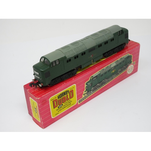 175 - A boxed Hornby-Dublo 00 gauge 2-rail No.2231 Diesel Shunter, a boxed Co-Co diesel Locomotive and a 2... 