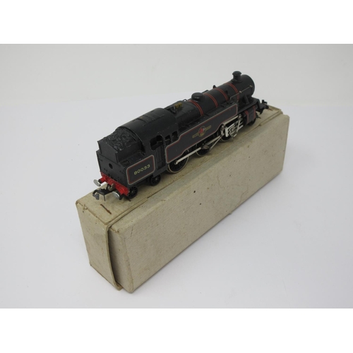 175 - A boxed Hornby-Dublo 00 gauge 2-rail No.2231 Diesel Shunter, a boxed Co-Co diesel Locomotive and a 2... 