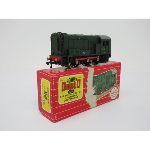 175 - A boxed Hornby-Dublo 00 gauge 2-rail No.2231 Diesel Shunter, a boxed Co-Co diesel Locomotive and a 2... 