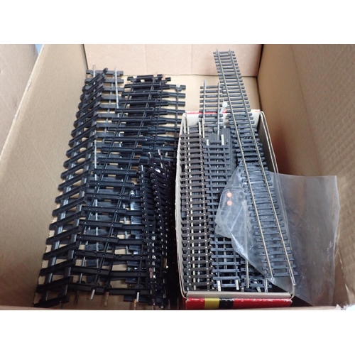 260 - A quantity of boxed Peco Streamline 00 Points and unboxed Track